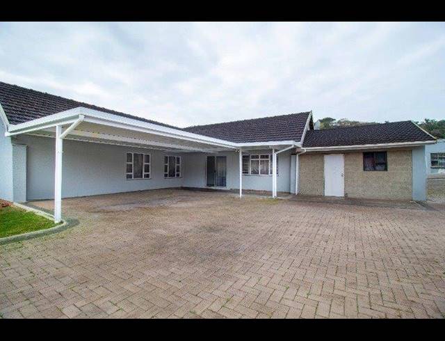 3 BEDROOM HOUSE FOR SALE IN BLUFF